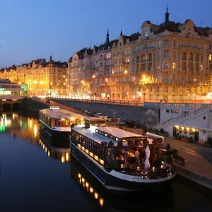 Boat Matylda Ботель Прага